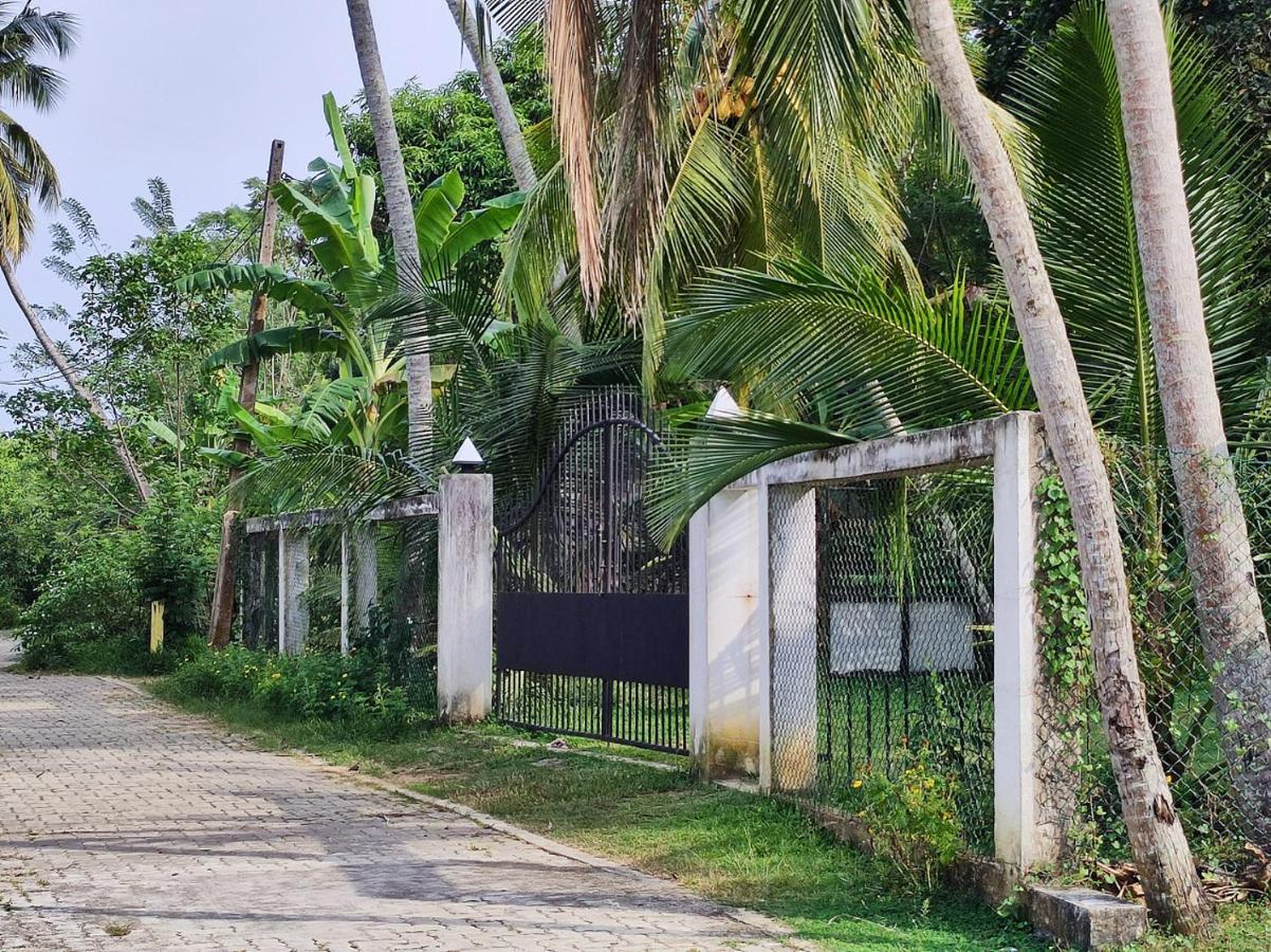 Schatzi'S Hideaway Tangalle Exterior foto
